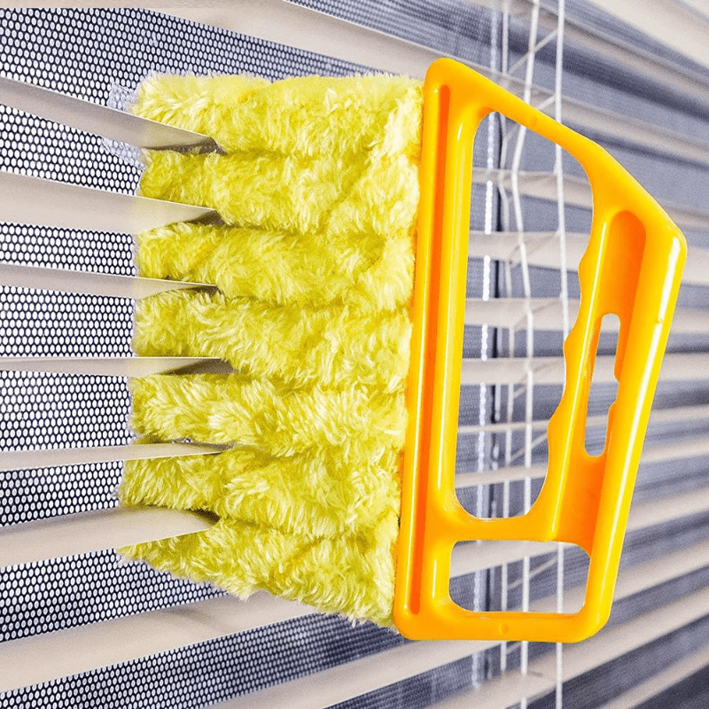 Washable microfiber window cleaning brush for effortless dust removal and blind cleaning