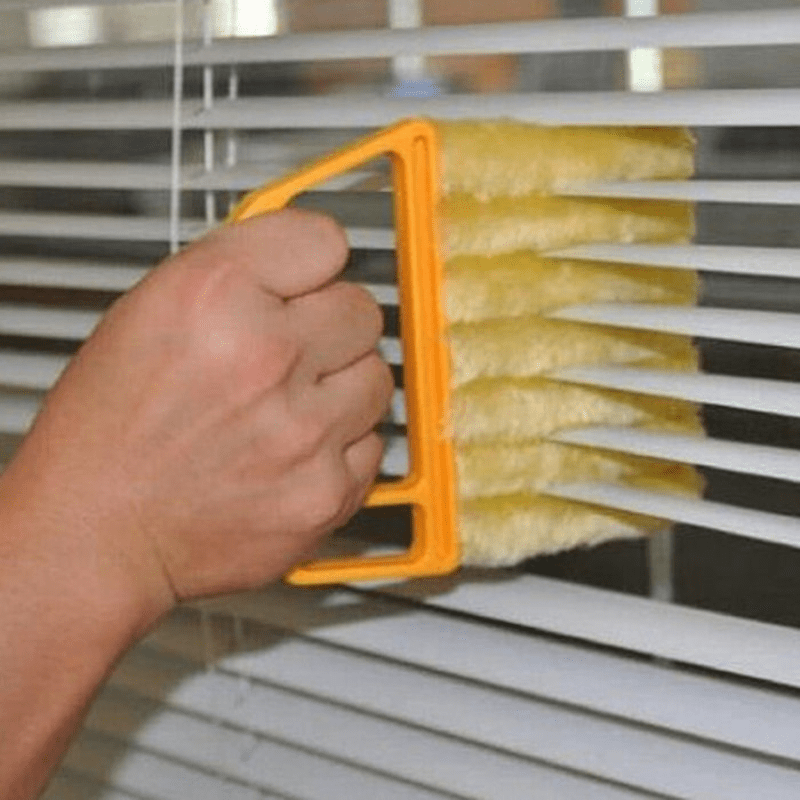 Washable microfiber window cleaning brush for effortless dust removal and blind cleaning