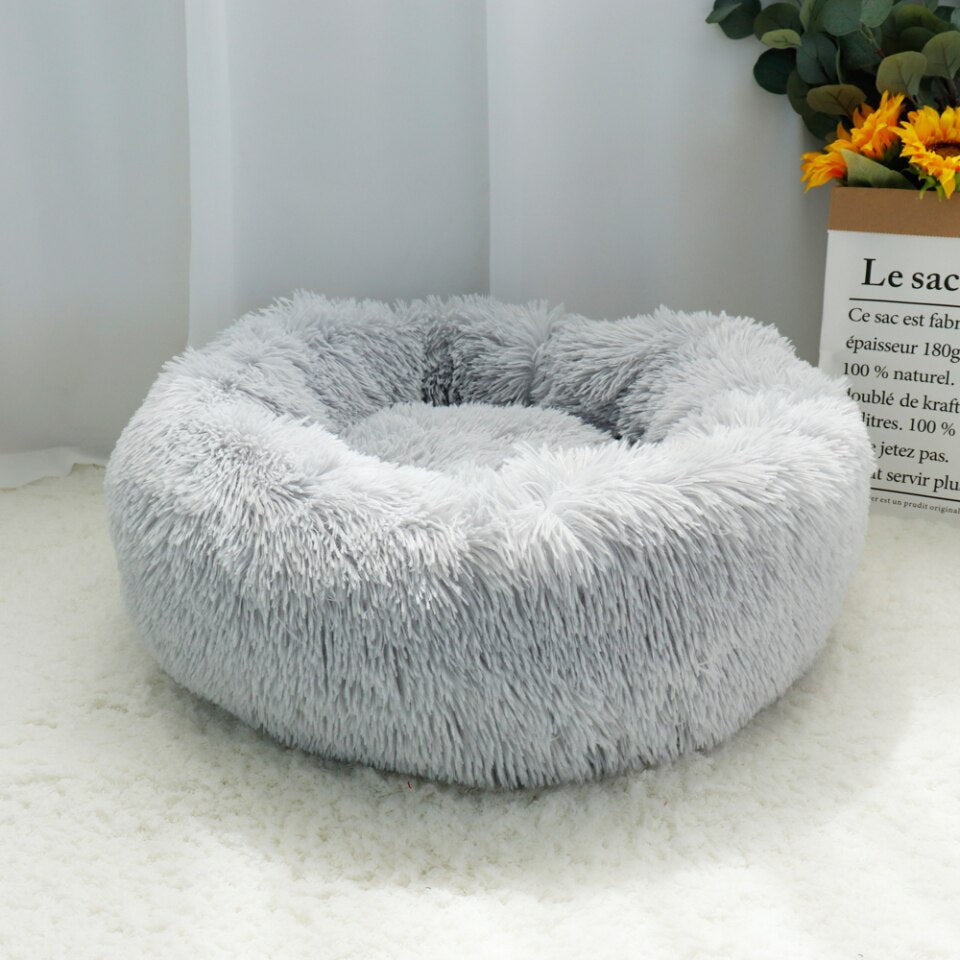 Warm fleece dog bed for medium-sized dogs and cats 