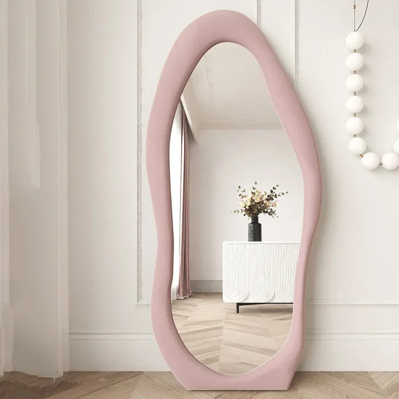 Stehend Weiß Maiden Spiegel in voller Länge Ästhetische Bodenspiegel in voller Größe